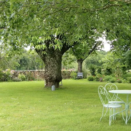 Bed & Breakfast Du Cote De L'ombriere 4*