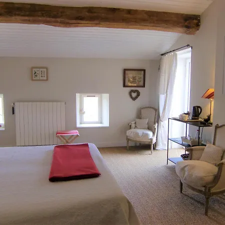לינה וארוחת בוקר Du Cote De L'ombriere Geay (Charente-Maritime)