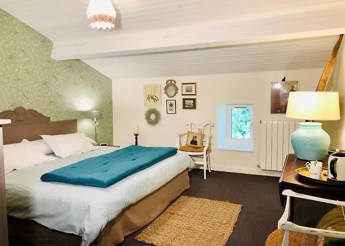 Bed & Breakfast Du Cote De L'ombriere 4*